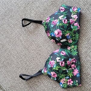 NWOT Victoria's Secret SO Obsessed wireless bra
